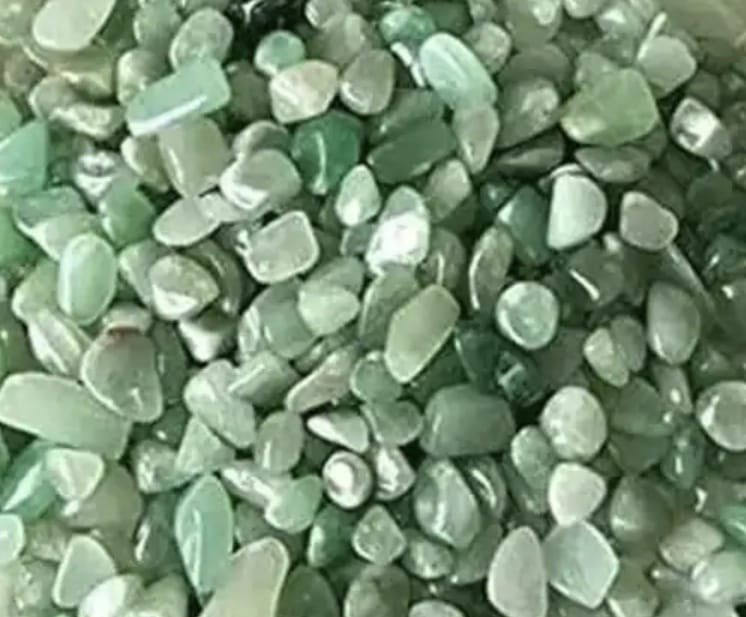 Green aventurine Chip